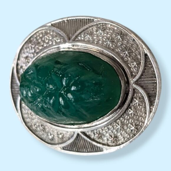 Vintage Green Molded Glass Brooch - Picture 2 of 7